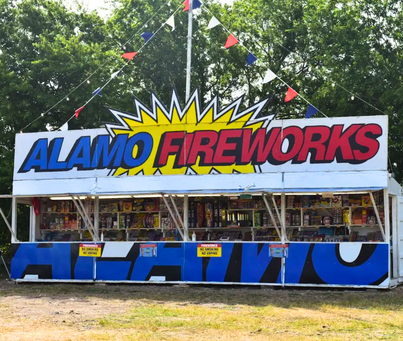Firecracker Stand Alamo Fireworks Stand - La Vernia - https://alamofireworks.com
