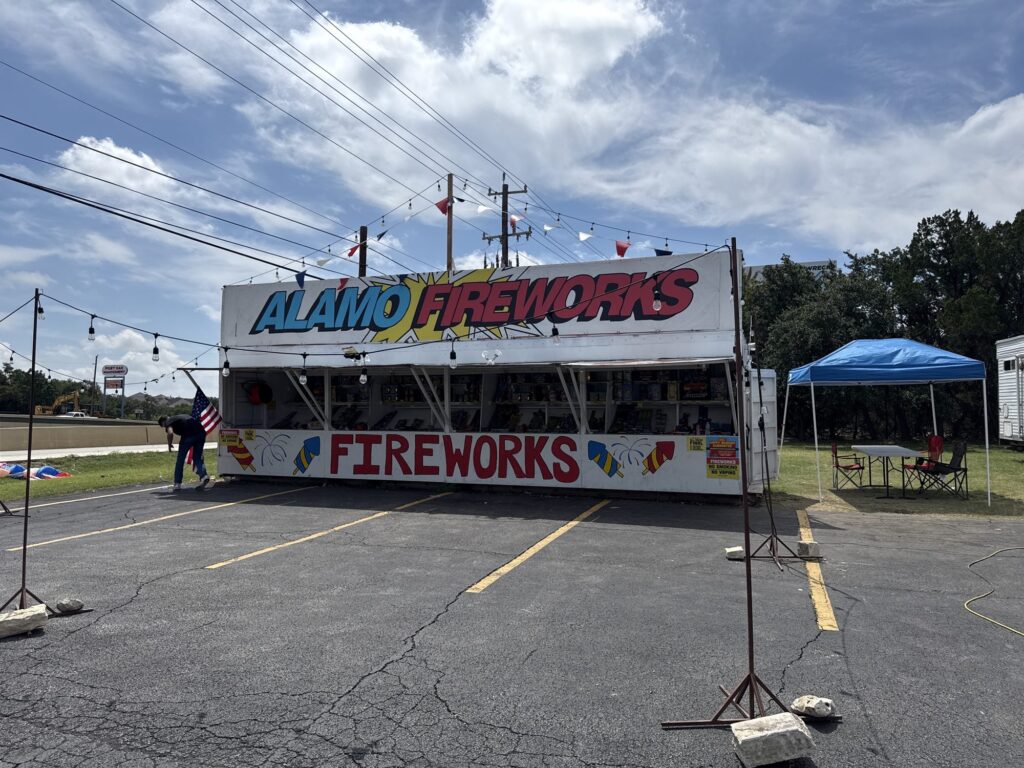 Alamo Fireworks Boerne – I-10 (28703)
