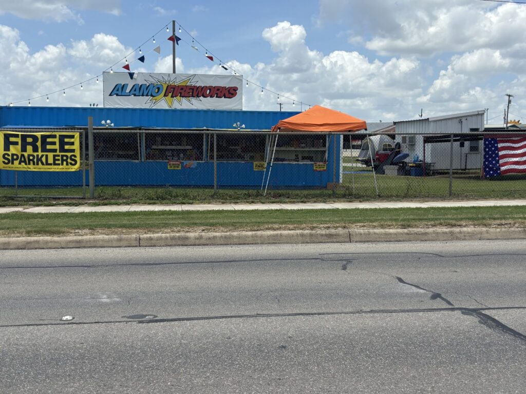 Alamo Fireworks Poteet – Hwy 16